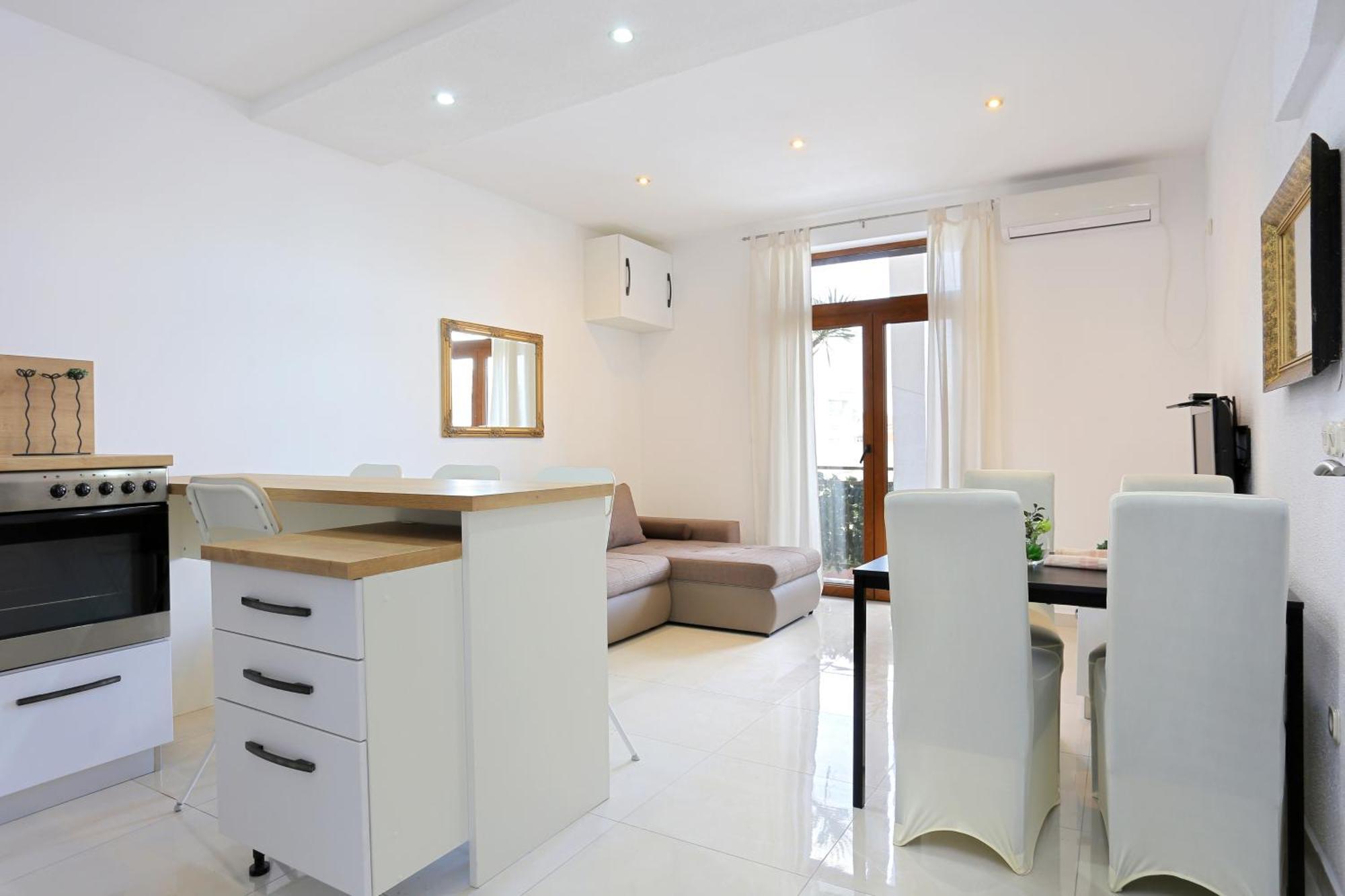 Apartments With A Parking Space Mastrinka, Ciovo - 4324 Trogir Room photo